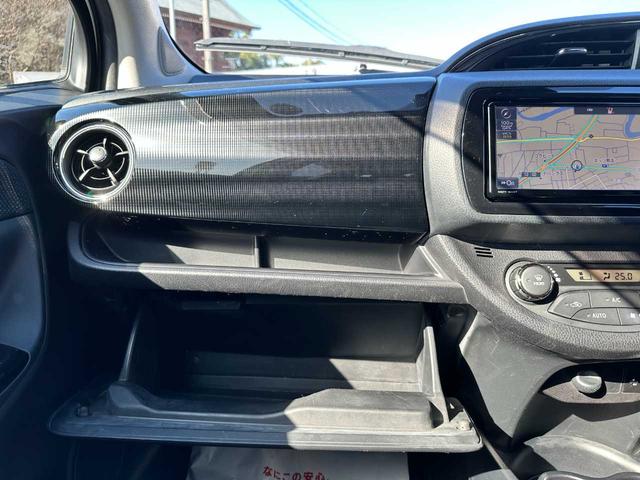 ヴィッツ ハイブリッドＵ　禁煙車　フルセグＴＶ　Ｂｌｕｅｔｏｏｔｈ　ＣＤ／ＤＶＤ　バックカメラ　ＥＴＣ　ドライブレコーダー前後　クルーズコントロール　運転席・助手席エアバッグ　衝突被害軽減ブレーキ　レーンキープアシスト（58枚目）