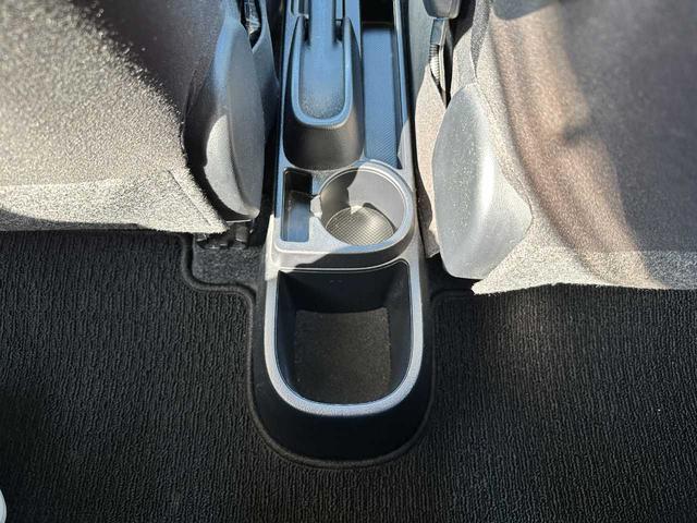 ヴィッツ ハイブリッドＵ　禁煙車　フルセグＴＶ　Ｂｌｕｅｔｏｏｔｈ　ＣＤ／ＤＶＤ　バックカメラ　ＥＴＣ　ドライブレコーダー前後　クルーズコントロール　運転席・助手席エアバッグ　衝突被害軽減ブレーキ　レーンキープアシスト（62枚目）