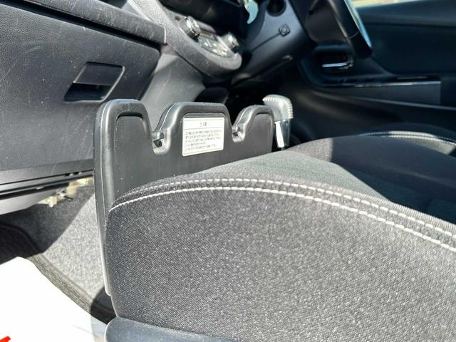 ヴィッツ ハイブリッドＵ　禁煙車　フルセグＴＶ　Ｂｌｕｅｔｏｏｔｈ　ＣＤ／ＤＶＤ　バックカメラ　ＥＴＣ　ドライブレコーダー前後　クルーズコントロール　運転席・助手席エアバッグ　衝突被害軽減ブレーキ　レーンキープアシスト（63枚目）