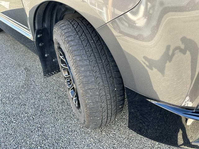 デリカＤ：５ Ｐ　禁煙車　フルセグＴＶ　全方位バックカメラ　Ｂｌｕｅｔｏｏｔｈ　後席モニター　アダプティブクルーズコントロール　衝突被害軽減ブレーキ　アクセル踏み間違い防止装置　両側電動スライドドア（9枚目）