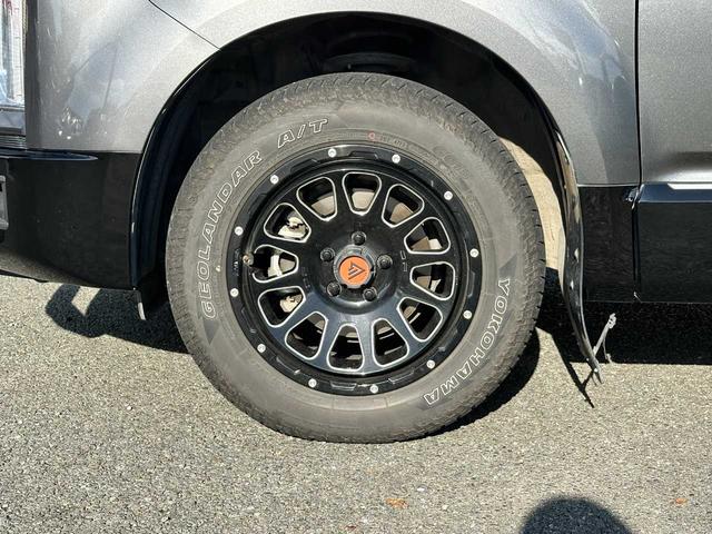 デリカＤ：５ Ｐ　禁煙車　フルセグＴＶ　全方位バックカメラ　Ｂｌｕｅｔｏｏｔｈ　後席モニター　アダプティブクルーズコントロール　衝突被害軽減ブレーキ　アクセル踏み間違い防止装置　両側電動スライドドア（12枚目）