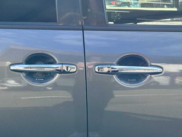 デリカＤ：５ Ｐ　禁煙車　フルセグＴＶ　全方位バックカメラ　Ｂｌｕｅｔｏｏｔｈ　後席モニター　アダプティブクルーズコントロール　衝突被害軽減ブレーキ　アクセル踏み間違い防止装置　両側電動スライドドア（20枚目）