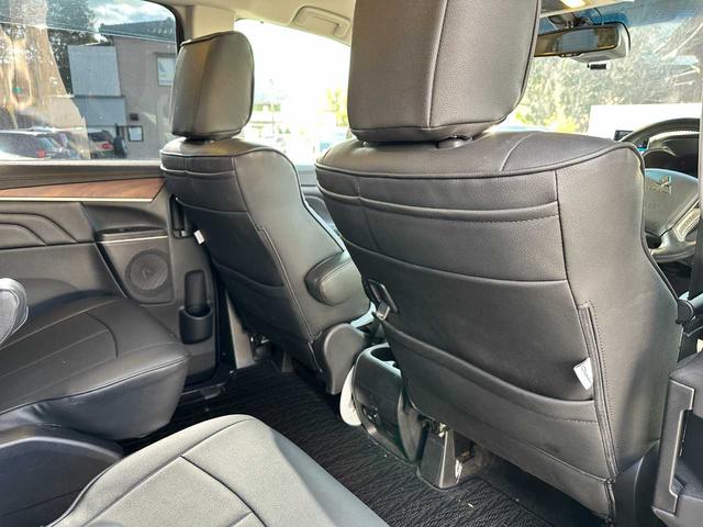 デリカＤ：５ Ｐ　禁煙車　フルセグＴＶ　全方位バックカメラ　Ｂｌｕｅｔｏｏｔｈ　後席モニター　アダプティブクルーズコントロール　衝突被害軽減ブレーキ　アクセル踏み間違い防止装置　両側電動スライドドア（29枚目）