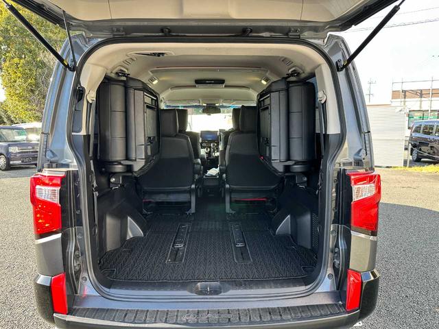 デリカＤ：５ Ｐ　禁煙車　フルセグＴＶ　全方位バックカメラ　Ｂｌｕｅｔｏｏｔｈ　後席モニター　アダプティブクルーズコントロール　衝突被害軽減ブレーキ　アクセル踏み間違い防止装置　両側電動スライドドア（33枚目）