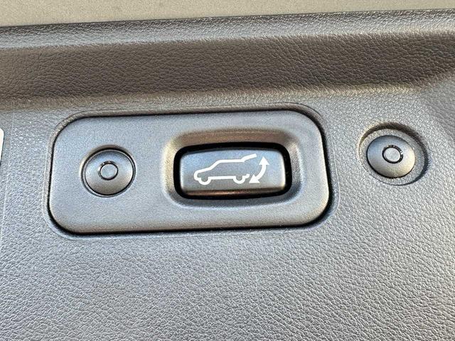 デリカＤ：５ Ｐ　禁煙車　フルセグＴＶ　全方位バックカメラ　Ｂｌｕｅｔｏｏｔｈ　後席モニター　アダプティブクルーズコントロール　衝突被害軽減ブレーキ　アクセル踏み間違い防止装置　両側電動スライドドア（35枚目）