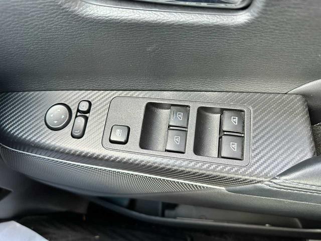 デリカＤ：５ Ｐ　禁煙車　フルセグＴＶ　全方位バックカメラ　Ｂｌｕｅｔｏｏｔｈ　後席モニター　アダプティブクルーズコントロール　衝突被害軽減ブレーキ　アクセル踏み間違い防止装置　両側電動スライドドア（66枚目）