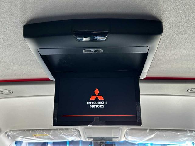 デリカＤ：５ Ｐ　禁煙車　フルセグＴＶ　全方位バックカメラ　Ｂｌｕｅｔｏｏｔｈ　後席モニター　アダプティブクルーズコントロール　衝突被害軽減ブレーキ　アクセル踏み間違い防止装置　両側電動スライドドア（69枚目）