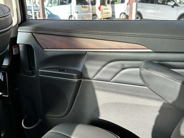 デリカＤ：５ Ｐ　禁煙車　フルセグＴＶ　全方位バックカメラ　Ｂｌｕｅｔｏｏｔｈ　後席モニター　アダプティブクルーズコントロール　衝突被害軽減ブレーキ　アクセル踏み間違い防止装置　両側電動スライドドア（72枚目）