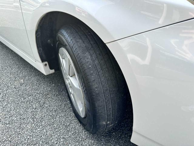 プリウス S 禁煙車 SDナビ ワンセグTV ETC 運転席・助手席エアバッグ サイドエアバッグ カーテンエアバッグ(9枚目)