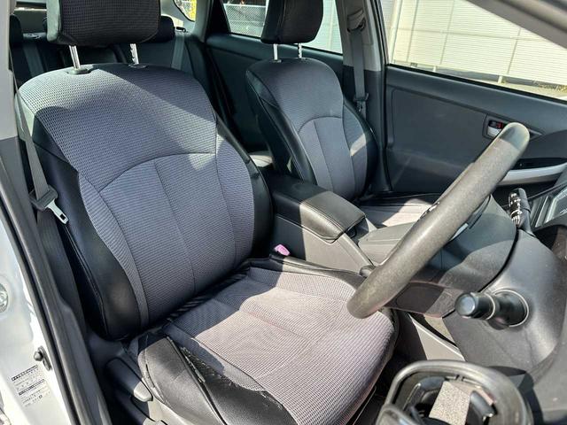 プリウス S 禁煙車 SDナビ ワンセグTV ETC 運転席・助手席エアバッグ サイドエアバッグ カーテンエアバッグ(17枚目)
