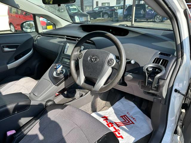 プリウス S 禁煙車 SDナビ ワンセグTV ETC 運転席・助手席エアバッグ サイドエアバッグ カーテンエアバッグ(19枚目)