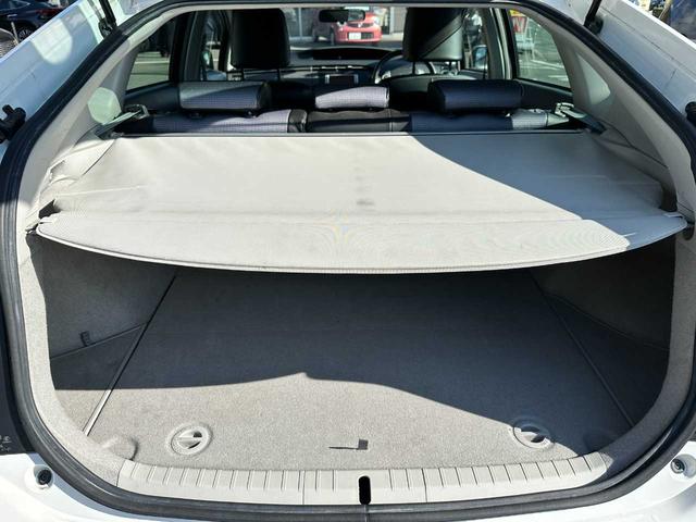 プリウス S 禁煙車 SDナビ ワンセグTV ETC 運転席・助手席エアバッグ サイドエアバッグ カーテンエアバッグ(26枚目)