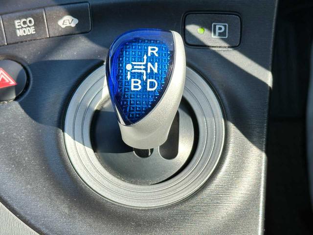 プリウス S 禁煙車 SDナビ ワンセグTV ETC 運転席・助手席エアバッグ サイドエアバッグ カーテンエアバッグ(42枚目)