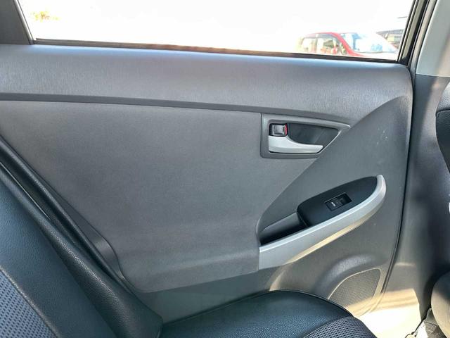 プリウス S 禁煙車 SDナビ ワンセグTV ETC 運転席・助手席エアバッグ サイドエアバッグ カーテンエアバッグ(49枚目)