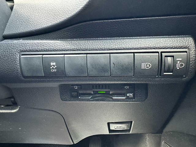 カローラツーリング ハイブリッド　ダブルバイビー　禁煙車　ディスプレイオーディオ　Ｂｌｕｅｔｏｏｔｈ　バックカメラ　ＥＴＣ　ドラレコ前後　衝突被害軽減ブレーキ　障害物センサー　アクセル踏み間違い防止装置　レーンキープアシスト（50枚目）