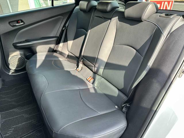 プリウス Aツーリングセレクション 禁煙車 フルセグTV バックカメラ Bluetooth CD/DVD ETC 衝突被害軽減ブレーキ 障害物センサー ブラインドスポットモニター 電動シート パーキングアシスト(29枚目)