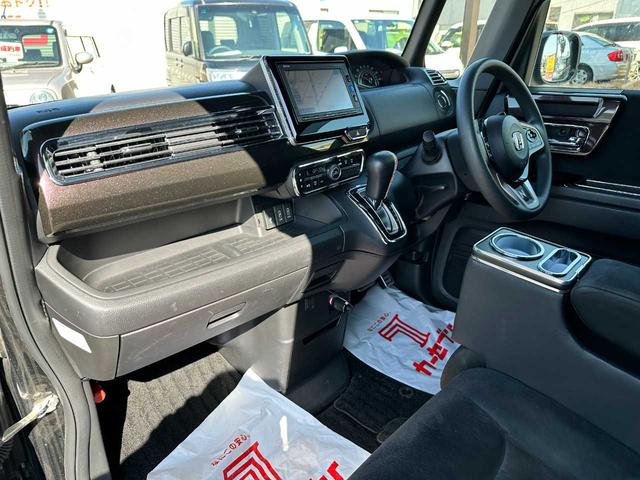 Ｎ－ＢＯＸカスタム Ｇ・Ｌホンダセンシング　禁煙車　ナビ　フルセグＴＶ　Ｂｌｕｅｔｏｏｔｈ　ＣＤ／ＤＶＤ　バックカメラ　ＥＴＣ　衝突被害軽減ブレーキ　横滑り防止装置　レーンキープアシスト　アクセル踏み間違い防止装置　両側スライド片側電動ドア（21枚目）