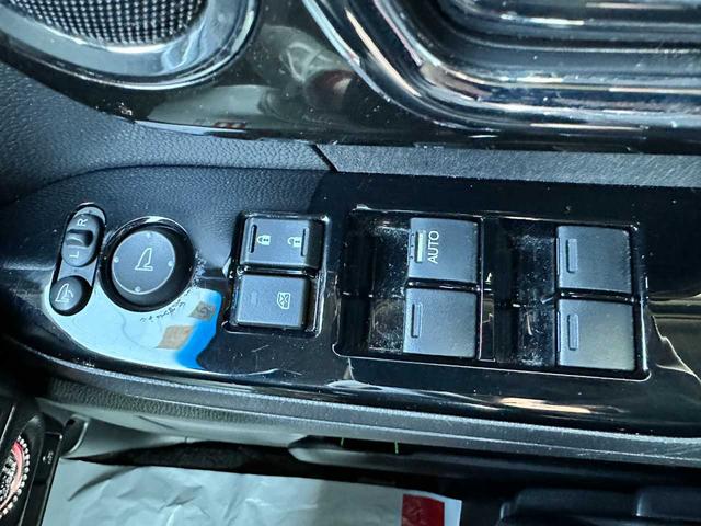 Ｎ－ＢＯＸカスタム Ｇ・Ｌホンダセンシング　禁煙車　ナビ　フルセグＴＶ　Ｂｌｕｅｔｏｏｔｈ　ＣＤ／ＤＶＤ　バックカメラ　ＥＴＣ　衝突被害軽減ブレーキ　横滑り防止装置　レーンキープアシスト　アクセル踏み間違い防止装置　両側スライド片側電動ドア（52枚目）