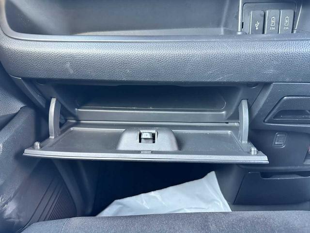 Ｎ－ＢＯＸカスタム Ｇ・Ｌホンダセンシング　禁煙車　ナビ　フルセグＴＶ　Ｂｌｕｅｔｏｏｔｈ　ＣＤ／ＤＶＤ　バックカメラ　ＥＴＣ　衝突被害軽減ブレーキ　横滑り防止装置　レーンキープアシスト　アクセル踏み間違い防止装置　両側スライド片側電動ドア（65枚目）