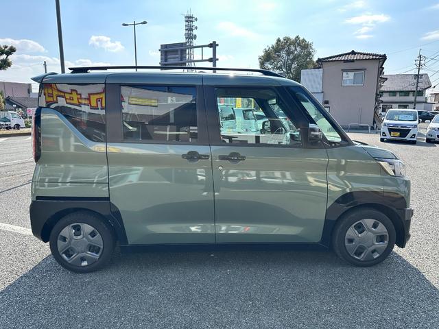 デリカミニ Ｔ　運転席助手席エアバッグ　ＬＥＤヘッドランプ　バックモニター　ルーフレール　コーナーセンサー　フルオートエアコン　前席シートヒーター　キーフリーシステム　盗難防止　ｉストップ　ベンチシート　スマートキー（7枚目）