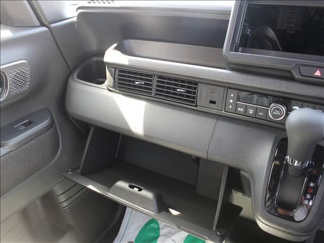 Ｎ－ＢＯＸカスタム ベースグレード　届出済み未使用車（30枚目）