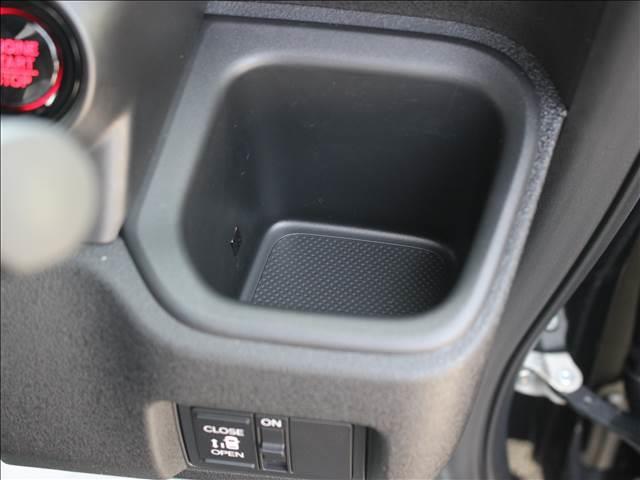 Ｎ－ＢＯＸカスタム ベースグレード　届出済み未使用車（34枚目）