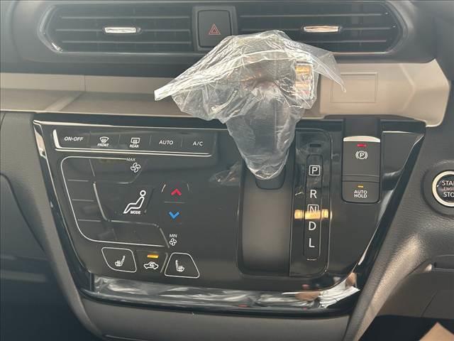 デリカミニ Ｇ　プレミアム　届出済未使用車　衝突被害軽減ブレーキ　　スマートキー　ＥＣＳ　アイドリングストップ　ＬＥＤヘッドライト　サーキュレータ　ロールサンシェードデジタルインナーミラー（13枚目）