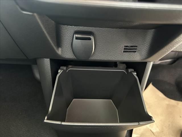 デリカミニ Ｇ　プレミアム　届出済未使用車　衝突被害軽減ブレーキ　　スマートキー　ＥＣＳ　アイドリングストップ　ＬＥＤヘッドライト　サーキュレータ　ロールサンシェードデジタルインナーミラー（17枚目）