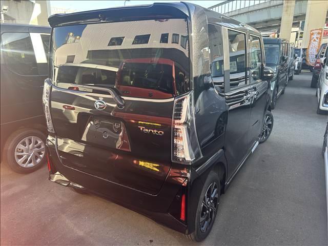 タント カスタムＸ　届出済未使用車　禁煙車両側電動スライドドアバックカメラアイドリングストップ　衝突被害軽減ブレーキ　ＡＣＣキーレス　スマートキー　電子パーキング（4枚目）