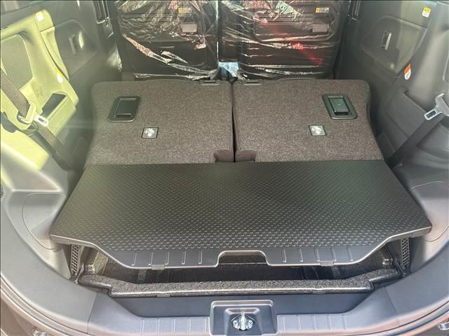 タント カスタムＸ　届出済未使用車　禁煙車両側電動スライドドアバックカメラアイドリングストップ　衝突被害軽減ブレーキ　ＡＣＣキーレス　スマートキー　電子パーキング（9枚目）