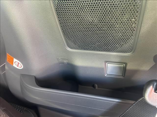 タント カスタムＸ　届出済未使用車　禁煙車両側電動スライドドアバックカメラアイドリングストップ　衝突被害軽減ブレーキ　ＡＣＣキーレス　スマートキー　電子パーキング（12枚目）