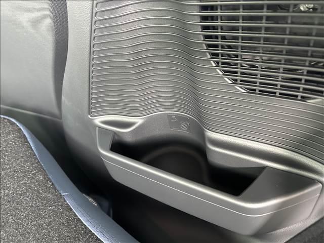 ムーヴキャンバス ストライプスＧ　届出済未使用車　禁煙車両側電動スライドドア　アイドリングストップ　衝突被害軽減ブレーキキーレス　スマートキー　電子パーキング（9枚目）