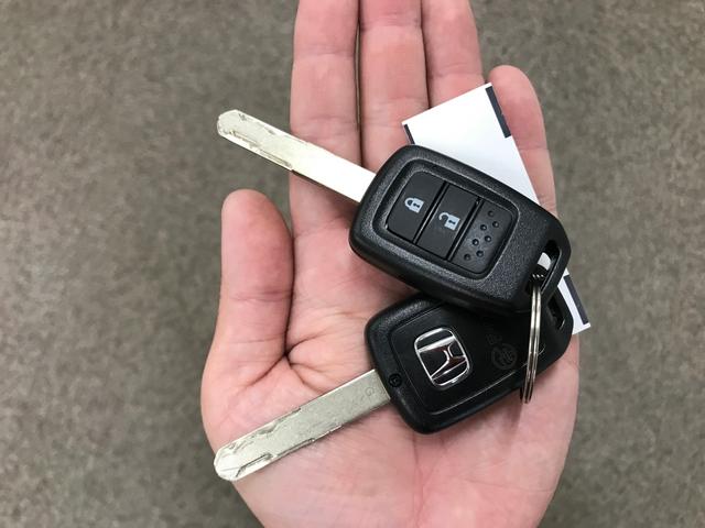 C キーレス オートエアコン 禁煙車 届出済未使用車(18枚目)
