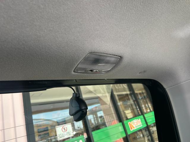 軽×カフェのコラボレーション！各種ソフトドリンクや挽きたてコーヒー、マンスリースイーツなどカフェだけのご利用としての魅力も十分です。ノンカフェインドリンクもご用意しております！