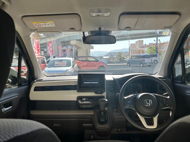 当社の届出済（登録済）未使用車は、新車登録時から「５年間、もしくは走行１０万ｋｍ」まで保証致します。保証内容はメーカー保証書（メンテナンスノート）に準じます。※詳細はスタッフにお尋ねください。