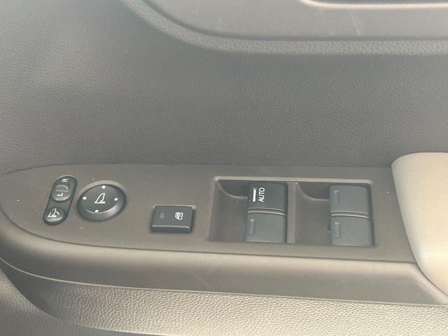 軽×カフェのコラボレーション！各種ソフトドリンクや挽きたてコーヒー、マンスリースイーツなどカフェだけのご利用としての魅力も十分です。ノンカフェインドリンクもご用意しております！