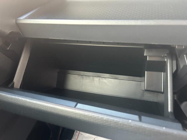 ���Ђ̓͏o�ρi�o�^�ρj���g�p�Ԃ́A�V�ԓo�^������u�T�N�ԁA�������͑��s�P�O�������v�܂ŕۏؒv���܂��B�ۏؓ��e�̓��[�J�[�ۏ؏��i�����e�i���X�m�[�g�j�ɏ����܂��B���ڍׂ̓X�^�b�t�ɂ��q�˂��������B