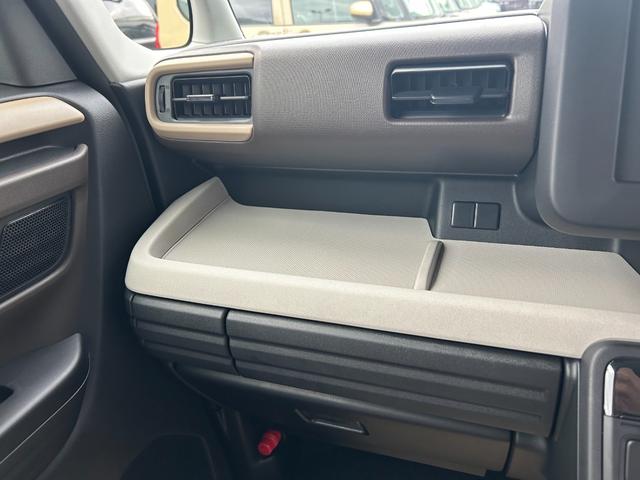 スペーシア ハイブリッドＧ　届出済未使用車　禁煙車両側手動スライドドアキーレス　スマートキーアイドリングストップ　衝突被害軽減ブレーキ　ＡＣＣ（19枚目）