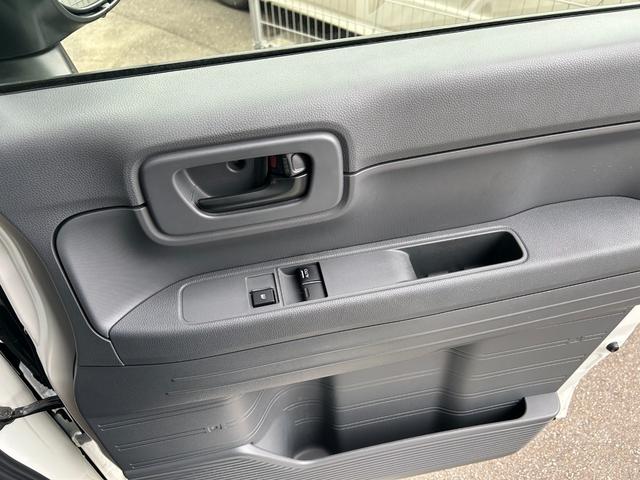 ���Ђ̓͏o�ρi�o�^�ρj���g�p�Ԃ́A�V�ԓo�^������u�T�N�ԁA�������͑��s�P�O�������v�܂ŕۏؒv���܂��B�ۏؓ��e�̓��[�J�[�ۏ؏��i�����e�i���X�m�[�g�j�ɏ����܂��B���ڍׂ̓X�^�b�t�ɂ��q�˂��������B