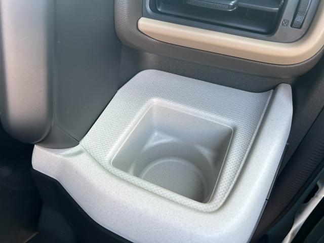 スペーシア ハイブリッドＧ　届出済未使用車　禁煙車　全方位モニター付きフルセグナビＢｌｕｅｔｏｏｔｈ付　アイドリングストップ　衝突被害軽減ブレーキ両側手動スライドドア（32枚目）