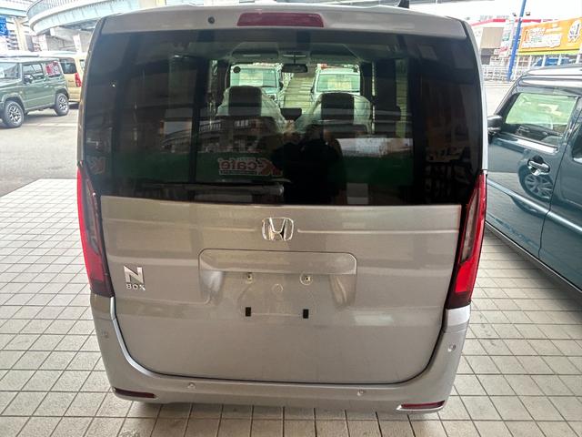 Ｎ－ＢＯＸ ベースグレード　届出済未使用車　片側電動スライドドア禁煙車アルミホイールアイドリングストップ　衝突被害軽減ブレーキ　ＡＣＣキーレス　スマートキー　電子パーキングバックカメラ（3枚目）