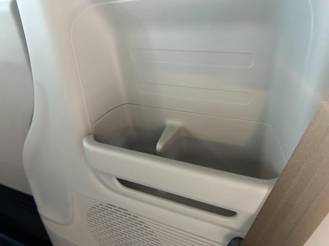 Ｎ－ＢＯＸ ベースグレード　届出済未使用車　片側電動スライドドア禁煙車アルミホイールアイドリングストップ　衝突被害軽減ブレーキ　ＡＣＣキーレス　スマートキー　電子パーキングバックカメラ（11枚目）