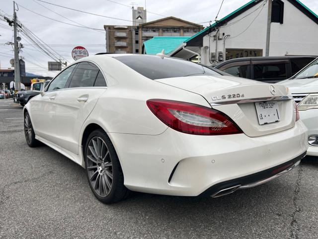 ＣＬＳ２２０ｄ　ＡＭＧライン　ディーゼルターボ　サンルーフ　黒革シート　純正ＨＤＤナビ　ＴＶ視聴可　３６０°カメラ　パワーシート　ＬＥＤヘッドランプ　ＡＷ１９インチ　Ｗエアコン　オートライト(4枚目)