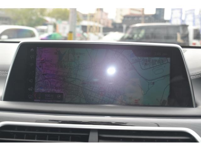 ７シリーズ ７４０ｅアイパフォーマンス　Ｍスポーツ　スマートキー　プッシュスタート　メモリー付きパワーシート　サンルーフ　バックカメラ　リアエアコン　電動リアゲート　ステアリングスイッチ　パドルシフト　全方位カメラ　ＵＳＢ入力端子（37枚目）