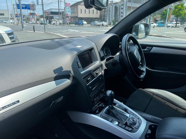 Ｑ５ ２．０ＴＦＳＩクワトロ　Ｓラインパッケージ　ユーザー買取車　ハーフレザーシート　純正ナビ　バックカメラ（7枚目）