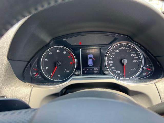 Ｑ５ ２．０ＴＦＳＩクワトロ　Ｓラインパッケージ　ユーザー買取車　ハーフレザーシート　純正ナビ　バックカメラ（17枚目）