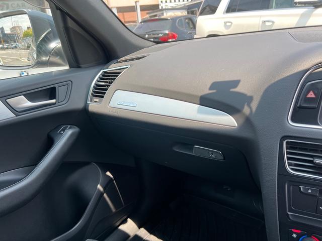Ｑ５ ２．０ＴＦＳＩクワトロ　Ｓラインパッケージ　ユーザー買取車　ハーフレザーシート　純正ナビ　バックカメラ（20枚目）