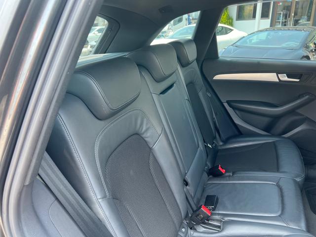 Ｑ５ ２．０ＴＦＳＩクワトロ　Ｓラインパッケージ　ユーザー買取車　ハーフレザーシート　純正ナビ　バックカメラ（22枚目）