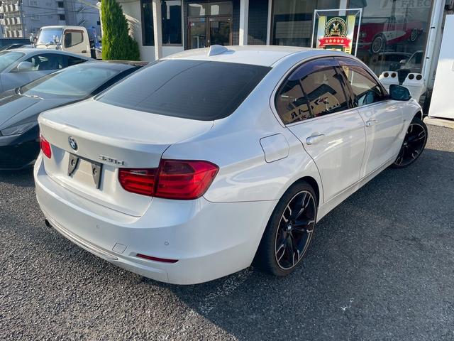 ３シリーズ ３２０ｄブルーパフォーマンス　サンルーフ　ブラックレザーシート１９インチアルミホイール　パドルシフト（5枚目）