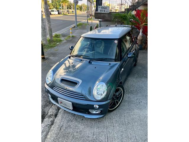 ＭＩＮＩ クーパーＳ　ジョンクーパーワークスＧＰキット　ステアリングスイッチ　カーボンリアウイング　ゴーストフィルム　ボンネットダクト（5枚目）
